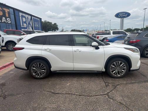 Blizzard Pearl 2021 Toyota Highlander Platinum