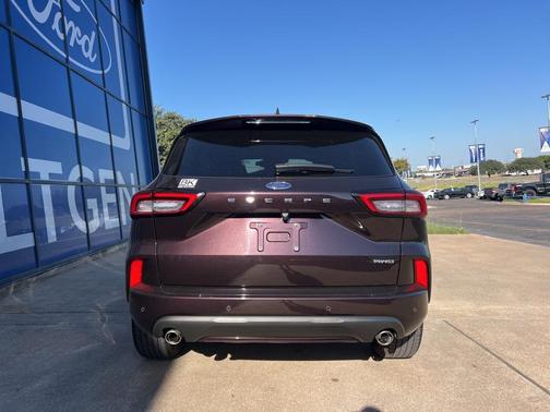 2023 Ford Escape ST-Line Elite