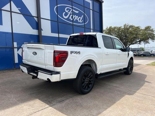 STAR WHITE METALLIC TRICOAT 2026 Ford F-150 Lariat