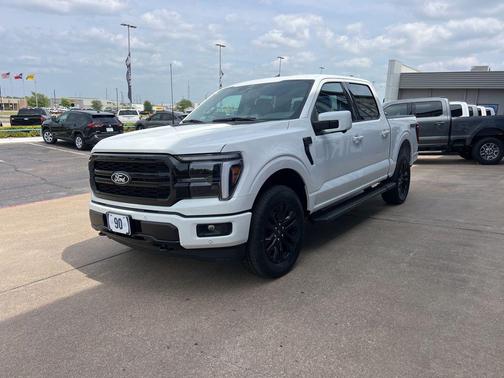 STAR WHITE METALLIC TRICOAT 2026 Ford F-150 Lariat