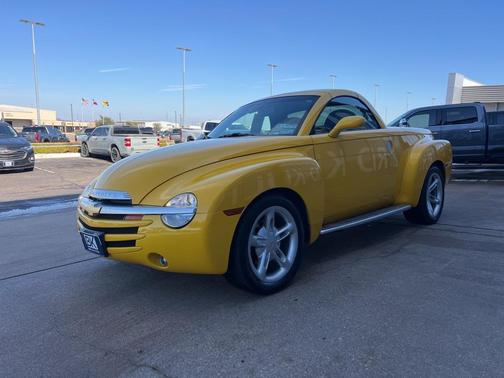 2004 Chevrolet SSR Base
