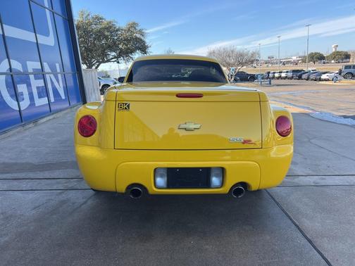 2004 Chevrolet SSR Base