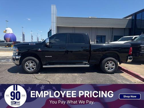 Diamond Black Crystal Pearlcoat 2023 RAM 2500 Laramie Crew Cab 4x4 6'4' Box