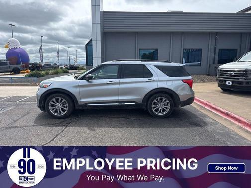ICONIC SILVER METALLIC 2024 Ford Explorer XLT