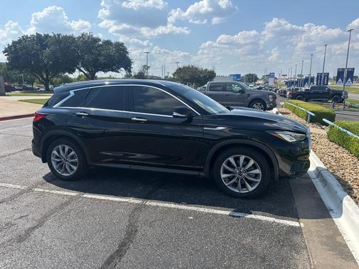 2022 INFINITI QX50 LUXE