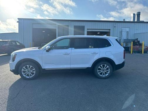 Glacial White Pearl 2021 Kia Telluride LX