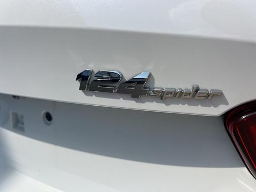 2019 FIAT 124 Spider Base