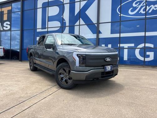 2025 Ford F-150 Lightning Flash