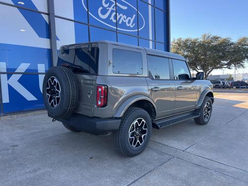 MARSH GRAY 2025 Ford Bronco Outer Banks