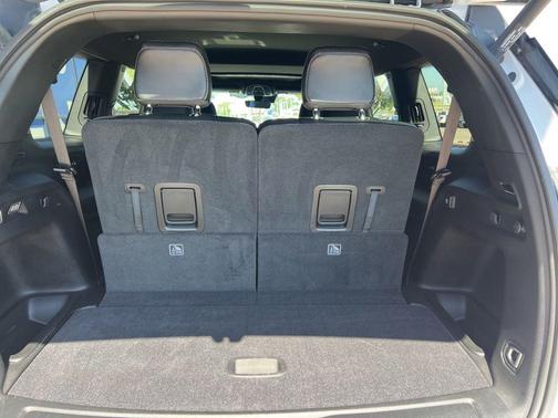 Bright White Clearcoat 2025 Jeep Grand Cherokee L Altitude
