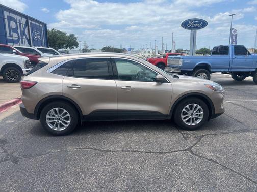 DESERT GOLD METALLIC 2020 Ford Escape SE