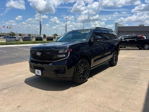 Agate Black Metallic 2027 Ford Expedition Platinum