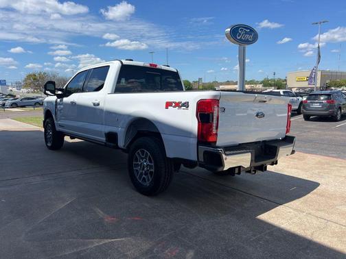 OXFORD WHITE 2026 Ford F-250 Lariat