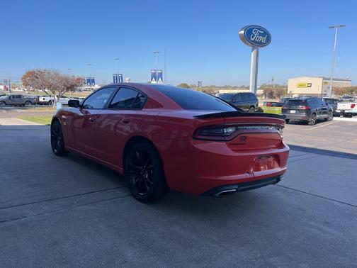 2016 Dodge Charger SE