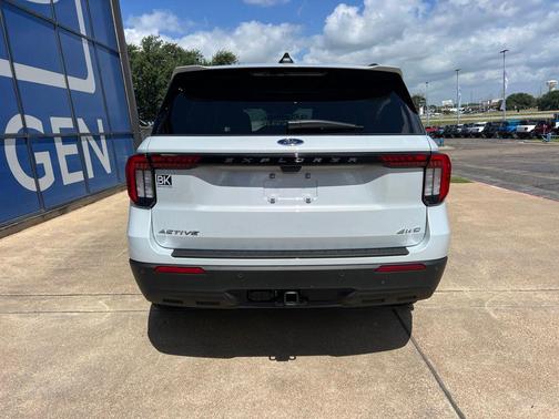 Space White Metallic 2026 Ford Explorer Active