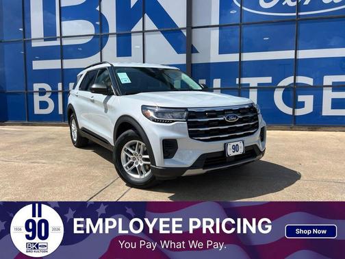 Space White Metallic 2026 Ford Explorer Active