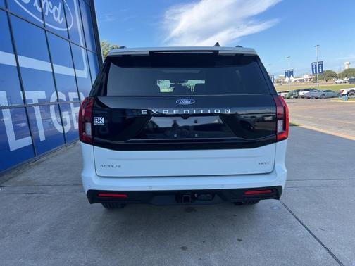 2025 Ford Expedition Max Active 4x2