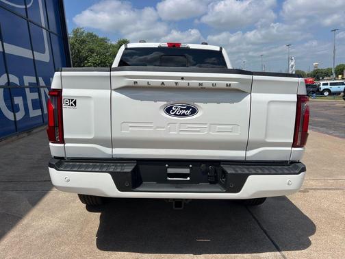 STAR WHITE METALLIC TRICOAT 2026 Ford F-150 Platinum