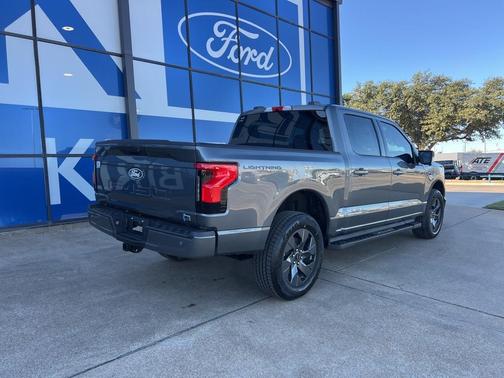 2025 Ford F-150 Lightning Flash