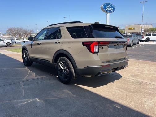 Marsh Gray 2026 Ford Explorer ST-Line