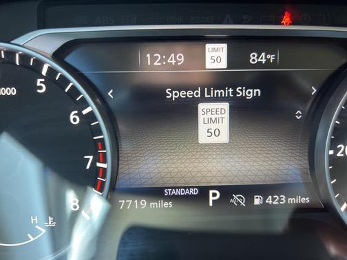 2025 Nissan Pathfinder SL FWD
