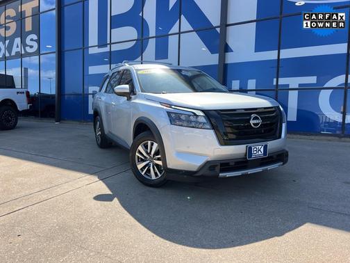 2025 Nissan Pathfinder SL FWD