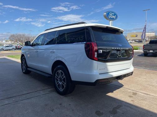 STAR WHITE MET TRI-COAT 2026 Ford Expedition Active
