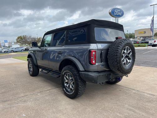 CARBONIZED GRAY METALLIC 2023 Ford Bronco Badlands