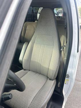 Summit White 2016 Chevrolet Express 3500 LT