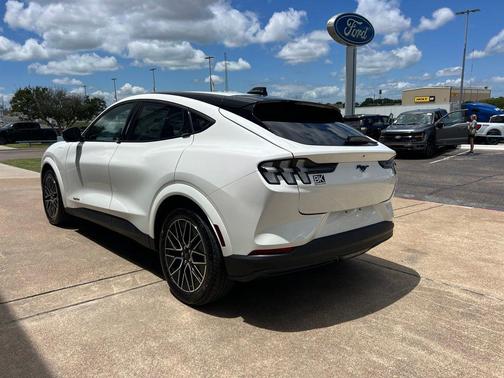 STAR WHITE MET TRI-COAT 2026 Ford Mustang Mach-E Premium
