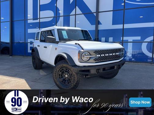 OXFORD WHITE 2026 Ford Bronco Badlands