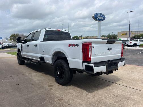 Oxford White 2026 Ford F-350 XL