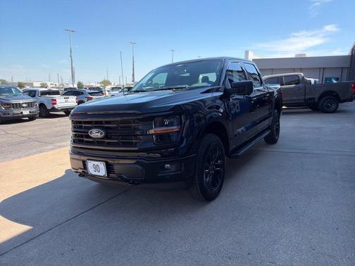 Agate Black Metallic 2026 Ford F-150 XLT