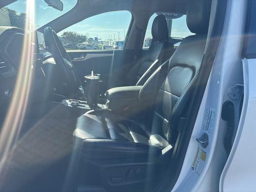 STAR WHITE METALLIC TRI-COAT 2020 Ford Escape SEL