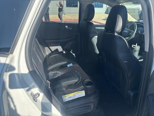 STAR WHITE METALLIC TRI-COAT 2020 Ford Escape SEL