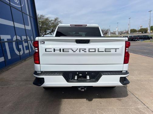 2022 Chevrolet Silverado 1500 Custom