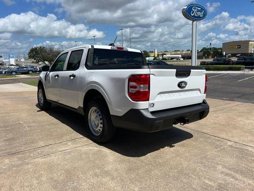 OXFORD WHITE 2026 Ford Maverick XL