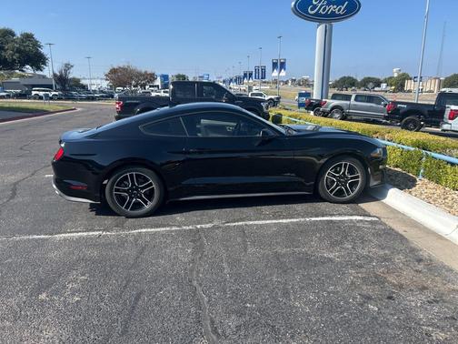 2021 Ford Mustang EcoBoost