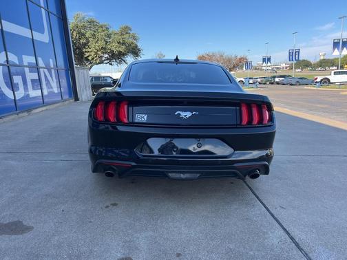 2021 Ford Mustang EcoBoost