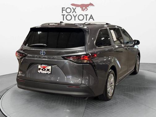 2025 Toyota Sienna XLE 7 Passenger