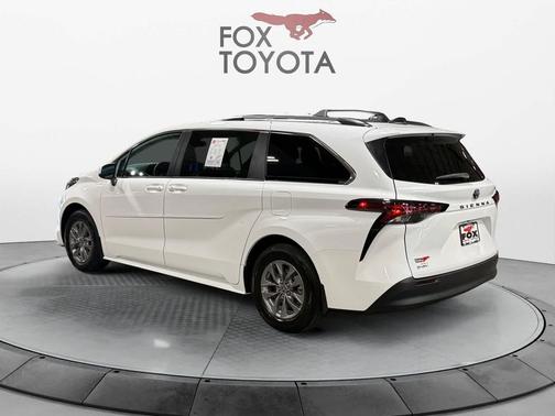 2026 Toyota Sienna LE
