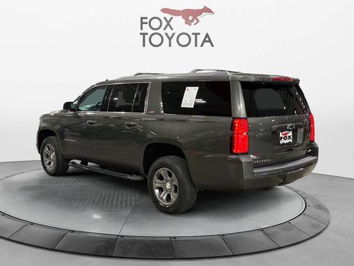 Deepwood Green Metallic 2019 Chevrolet Suburban LT