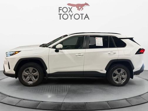 Ice Cap 2024 Toyota RAV4 Hybrid XLE
