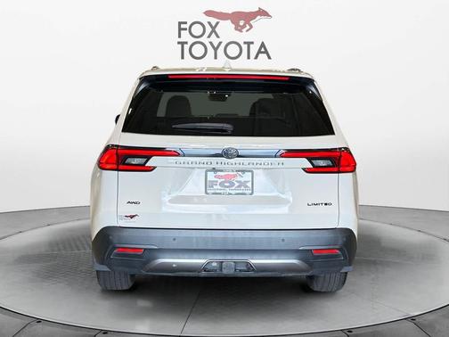 Coastal Cream 2024 Toyota Grand Highlander Limited