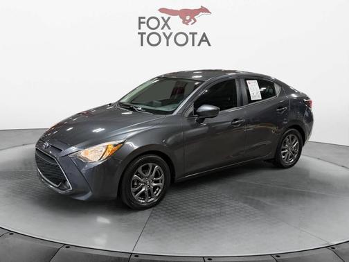 2020 Toyota Yaris Sedan LE