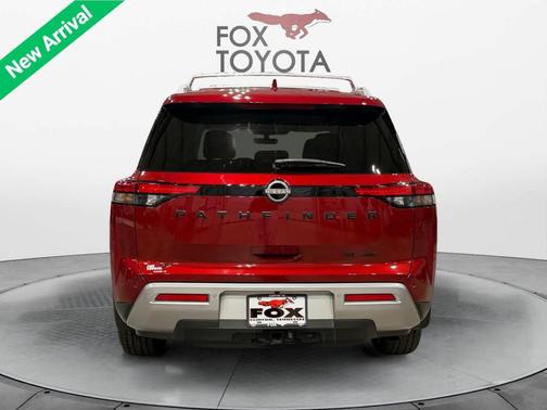 2023 Nissan Pathfinder SL 4WD