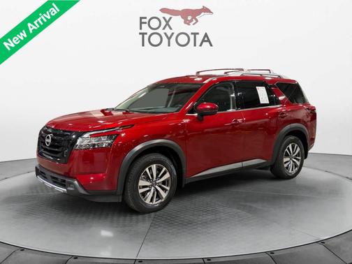 2023 Nissan Pathfinder SL 4WD