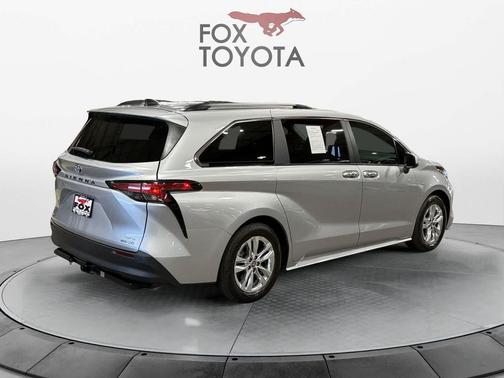 2022 Toyota Sienna XLE