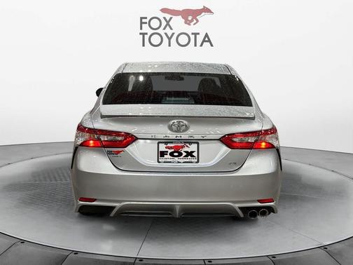 Celestial Silver Metallic 2018 Toyota Camry SE