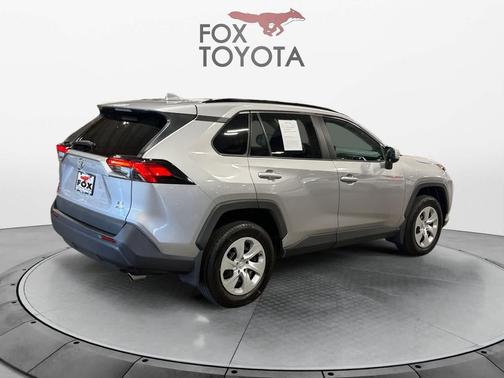 Silver Sky Metallic 2019 Toyota RAV4 LE